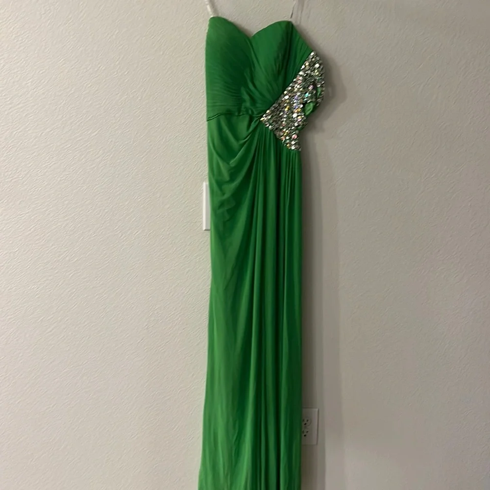 Camille La Vi Rhinestone Gown - Picture 4 of 7